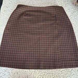 Size 2 GAP plaid pleated mini/midi burgundy & black skirt